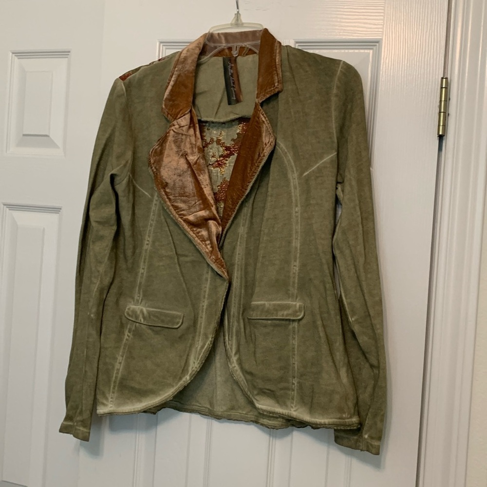 Aratta silent journey jacket with beautiful embroidery